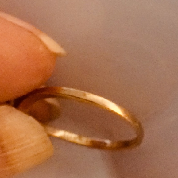 Vintage,, Peridot birthstone ring, size 5 1/2 appx., in 10K yellow gold - Picture 4 of 4